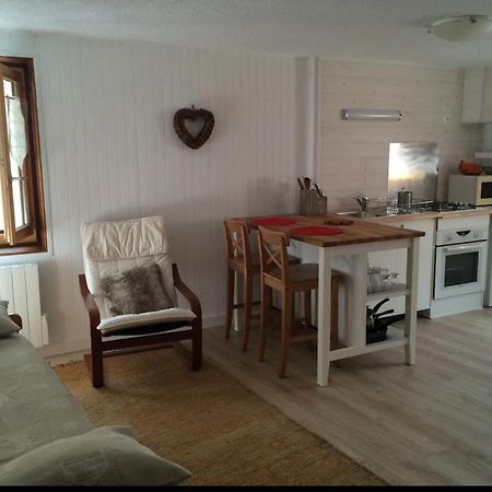Studio Centre Village سيلاك المظهر الخارجي الصورة